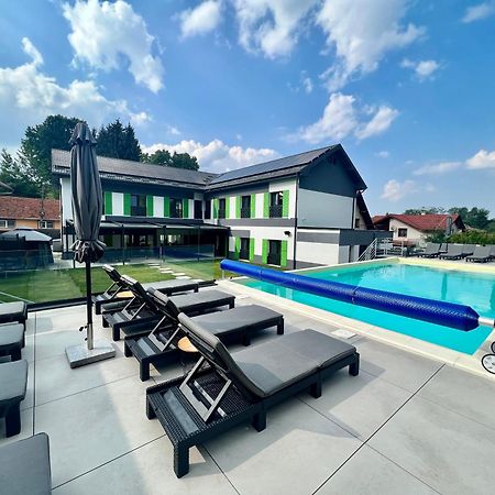 Q Villa Săcele Exteriér fotografie